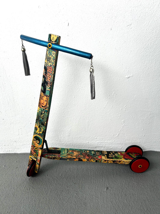 Comic Book Decoupage Scooter Art: Upcycled Vintage Decor