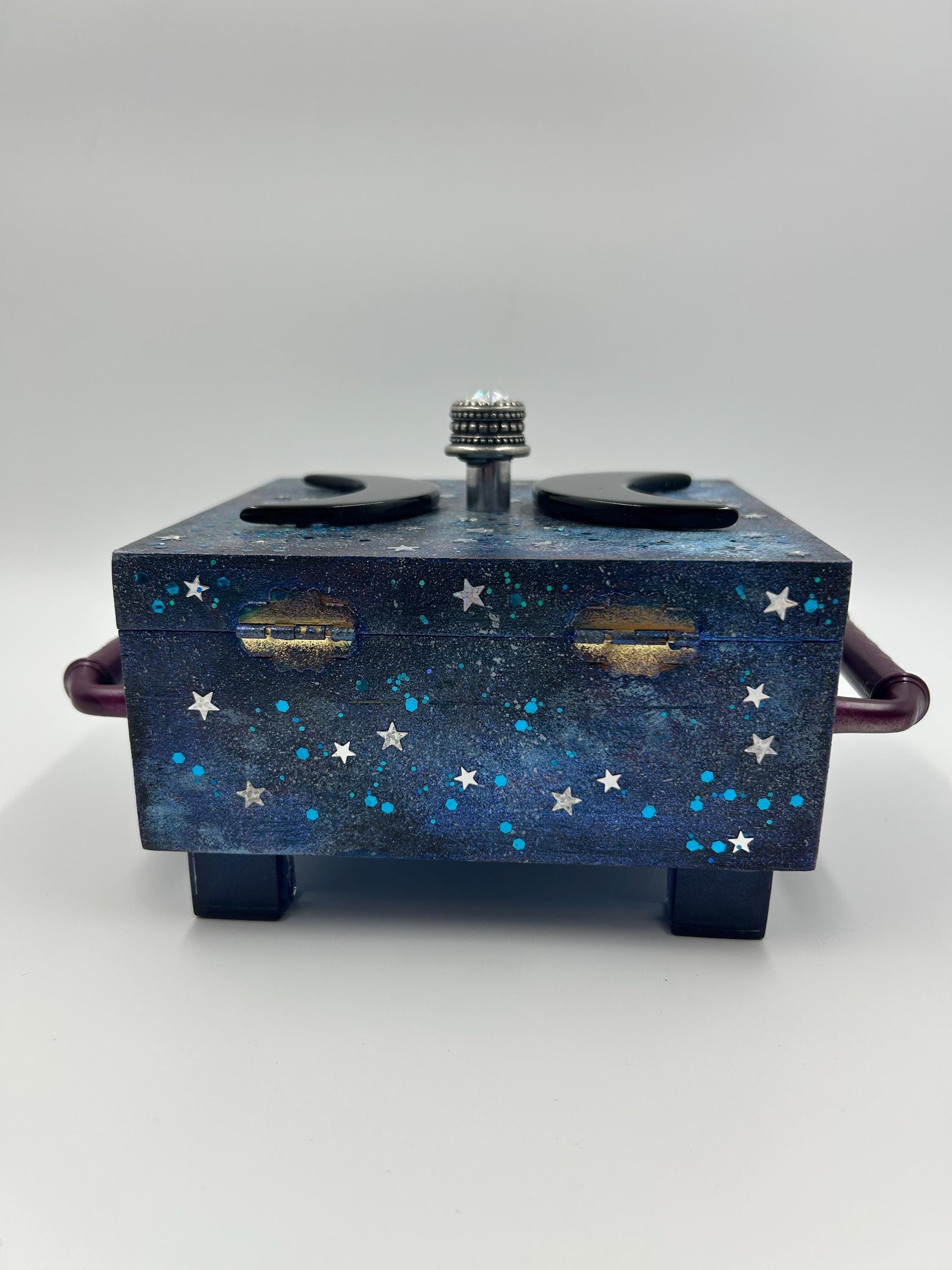 The Lunar Oracle Box — Handcrafted Triple Moon Keepsake