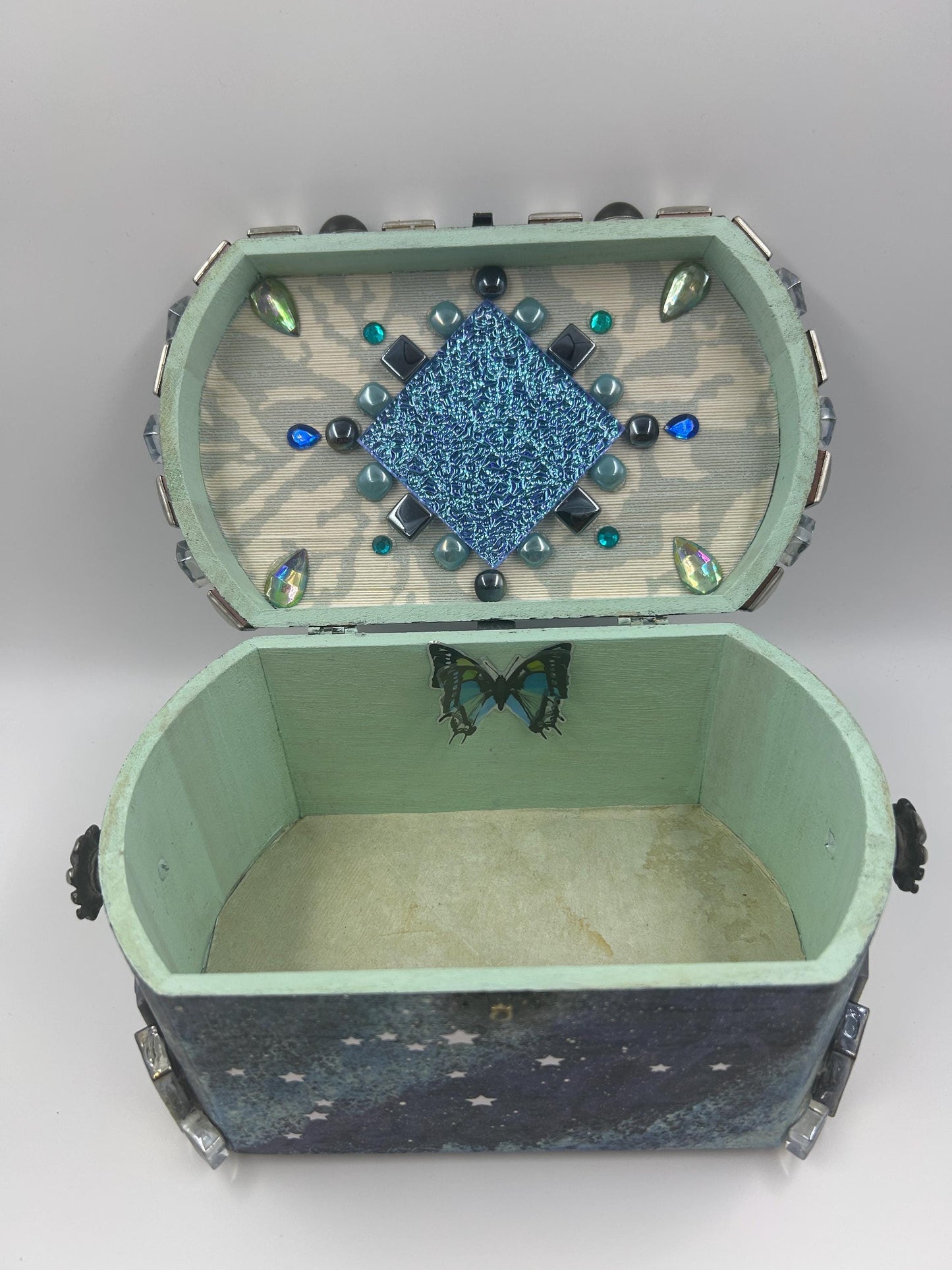 The Starkeeper’s Wish Box — Celestial Keepsake Chest, Manifestation, Ritual, Spiritual Keepsake, Astrology Gift